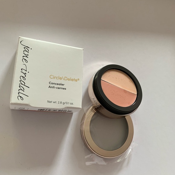 jane Iredale concealer, flawless finish circle Delete 2 - Picture 9 of 12
